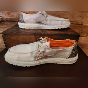 HEY DUDE womens size 8